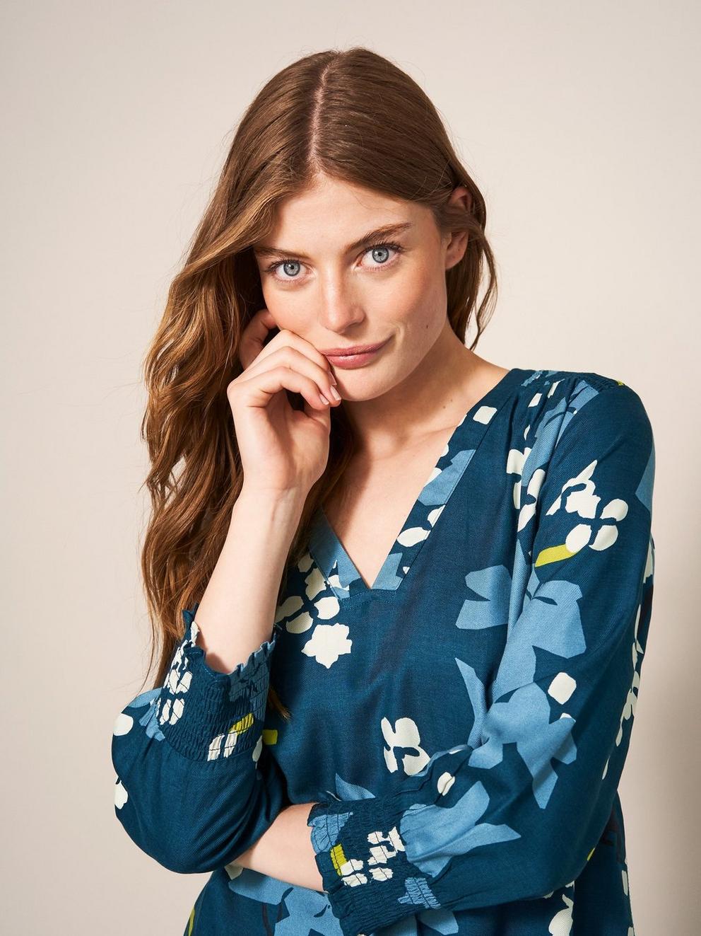 Yukiko Panel Top in TEAL PRINT - MODEL DETAIL