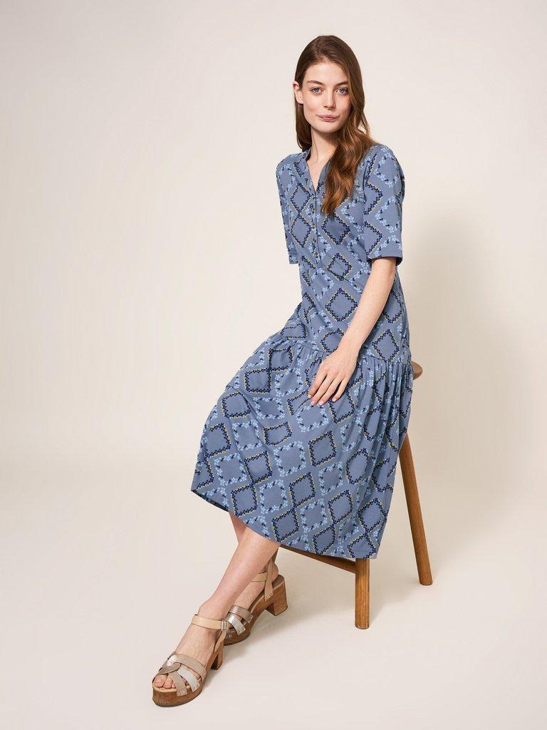 Jana Dress in VELVET BLUE PRINT - LIFESTYLE