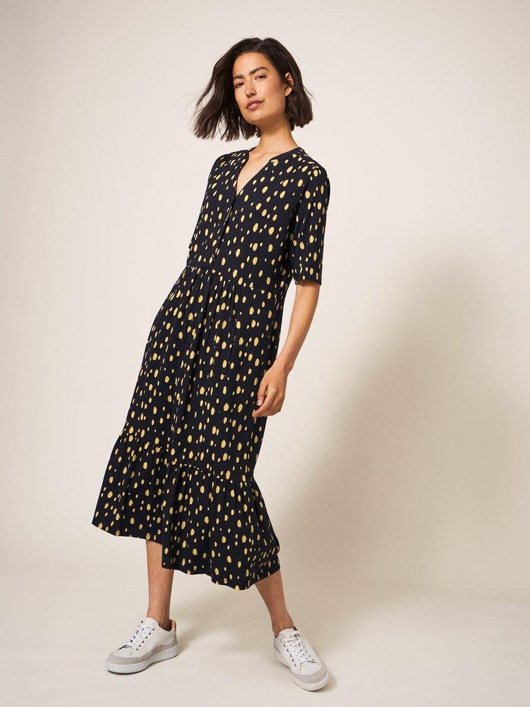 Jana Dress in YELLOW PRINT - MODEL FRONT