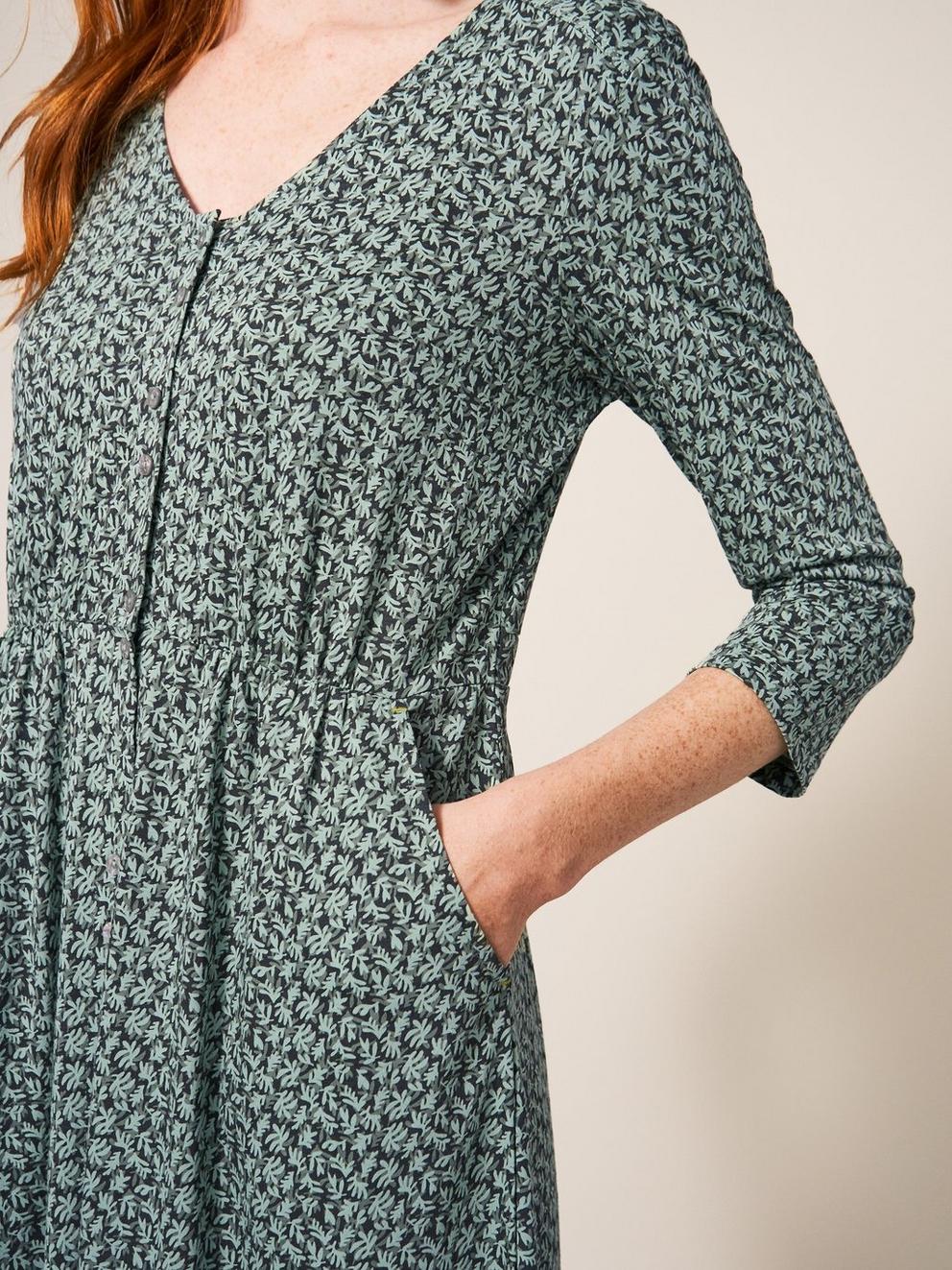 Albie Dress in GREEN PRINT - MODEL DETAIL