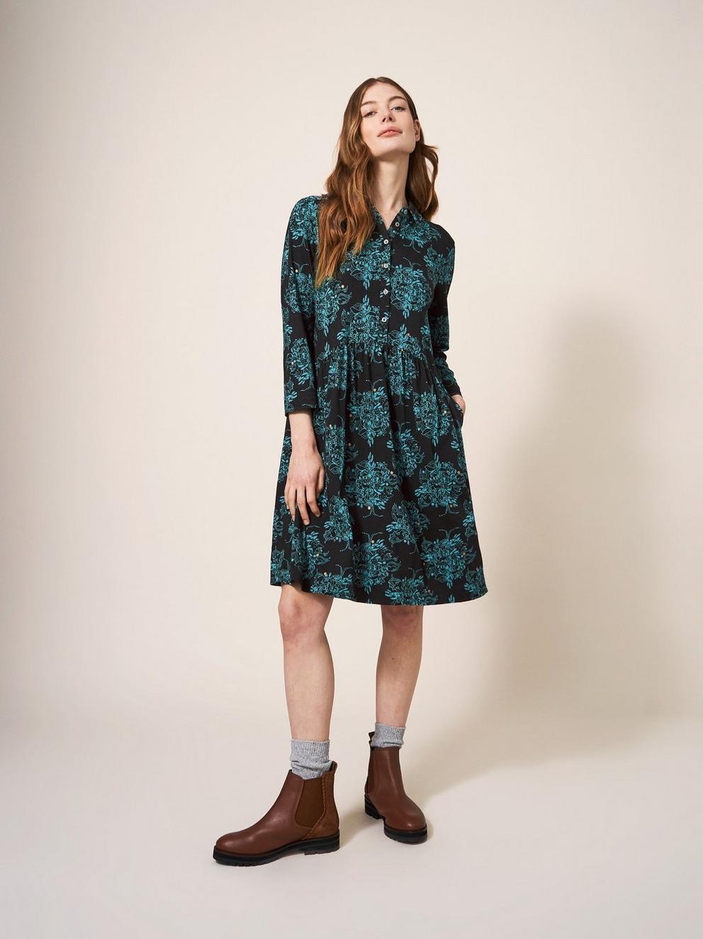 Circle of Life Tunic in IVY GREEN PRINT - MODEL FRONT