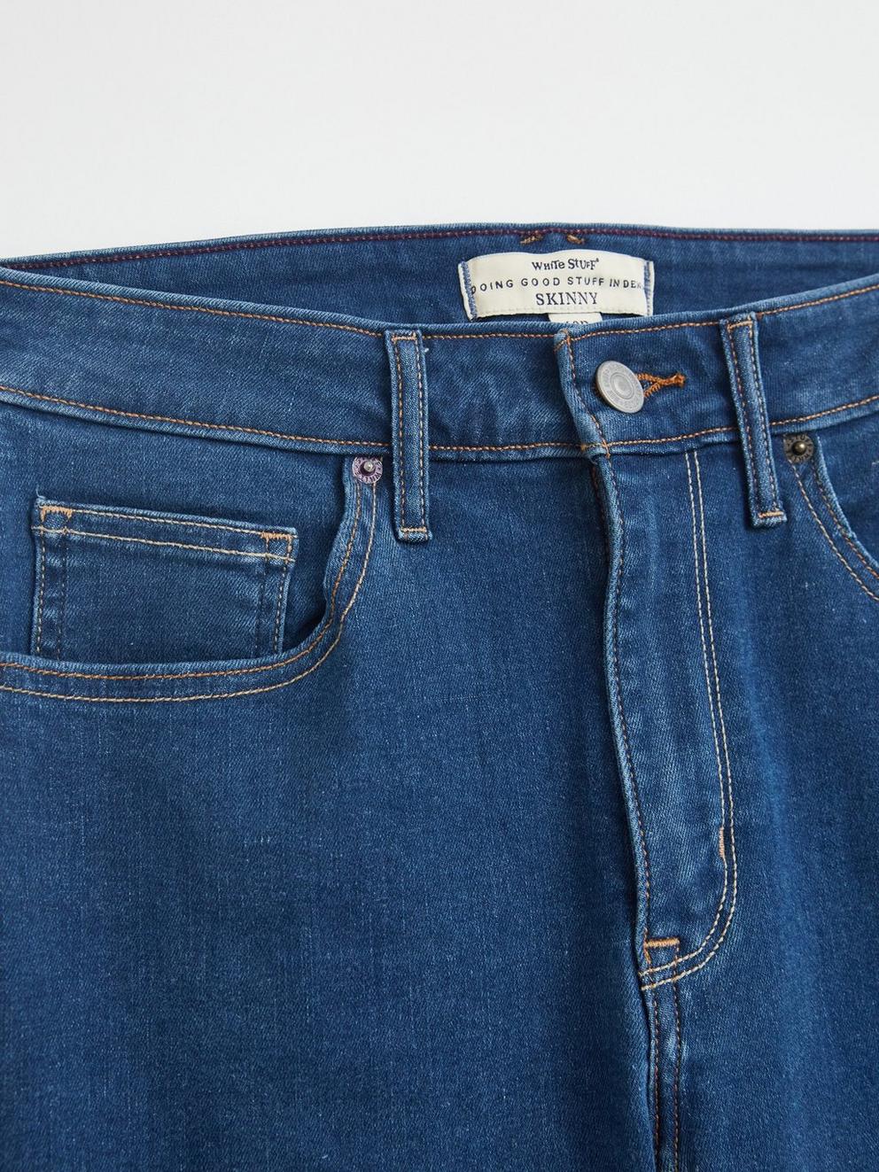 Cedar Straight Jean in VINTAGE BLUE - FLAT DETAIL