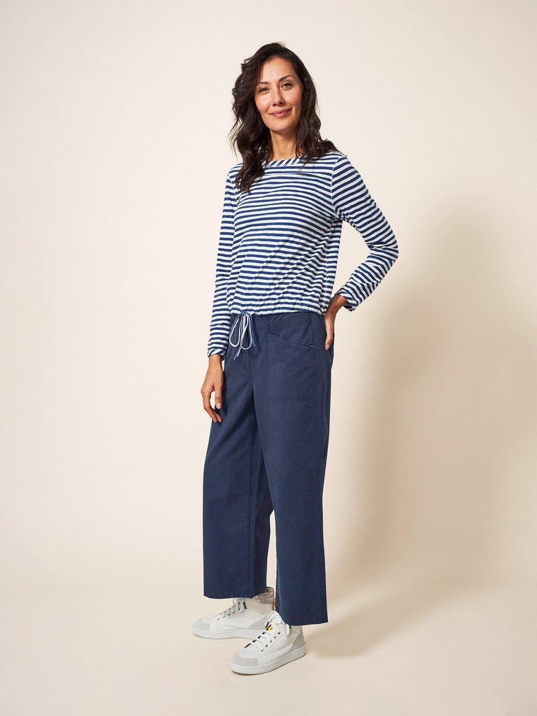 Maison Linen Trouser in TRUE NAVY PLAIN - LIFESTYLE