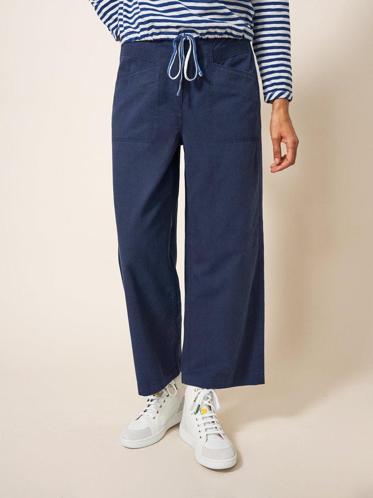 Maison Linen Trouser in TRUE NAVY PLAIN - MODEL FRONT