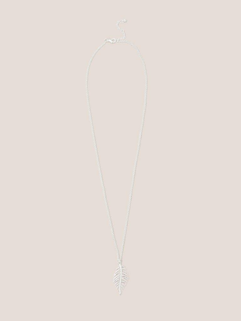 Cut Out Daisy Necklace in SILVER TONE - FLAT FRONT