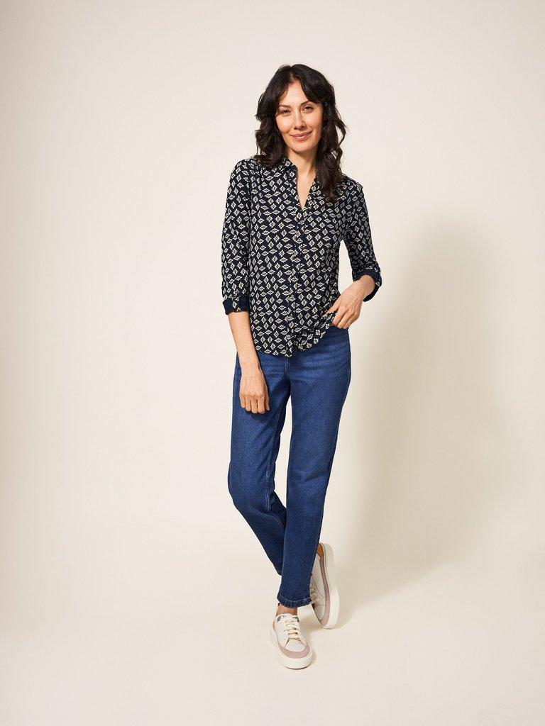 Memel Dobby Check Shirt in MULTI - MODEL FRONT