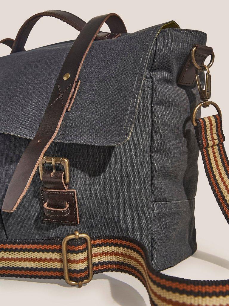 Scout Organic Cotton Messenger in CHARC GREY - FLAT DETAIL