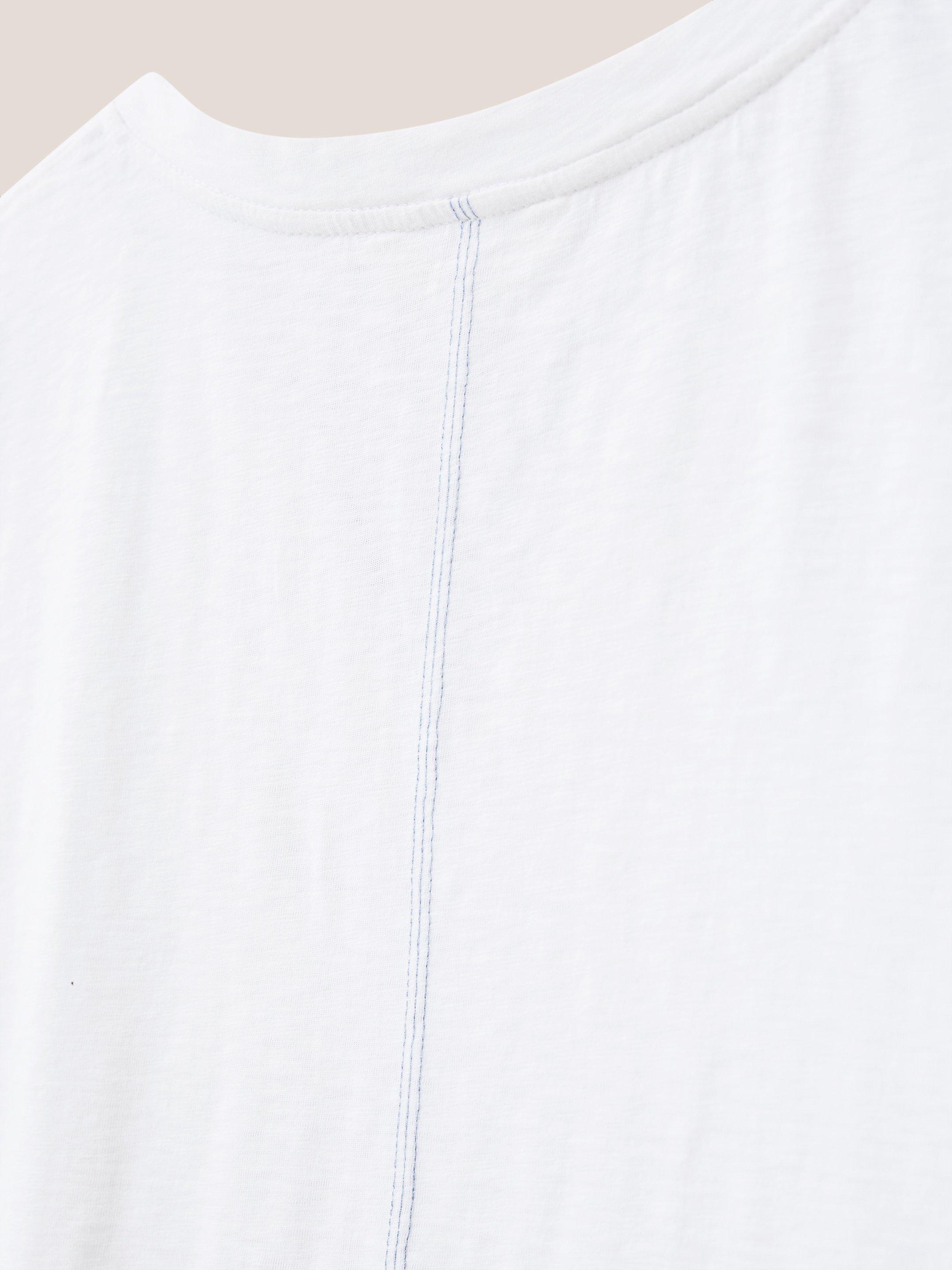 Nelly Notch Tee in BRIL WHITE - FLAT DETAIL