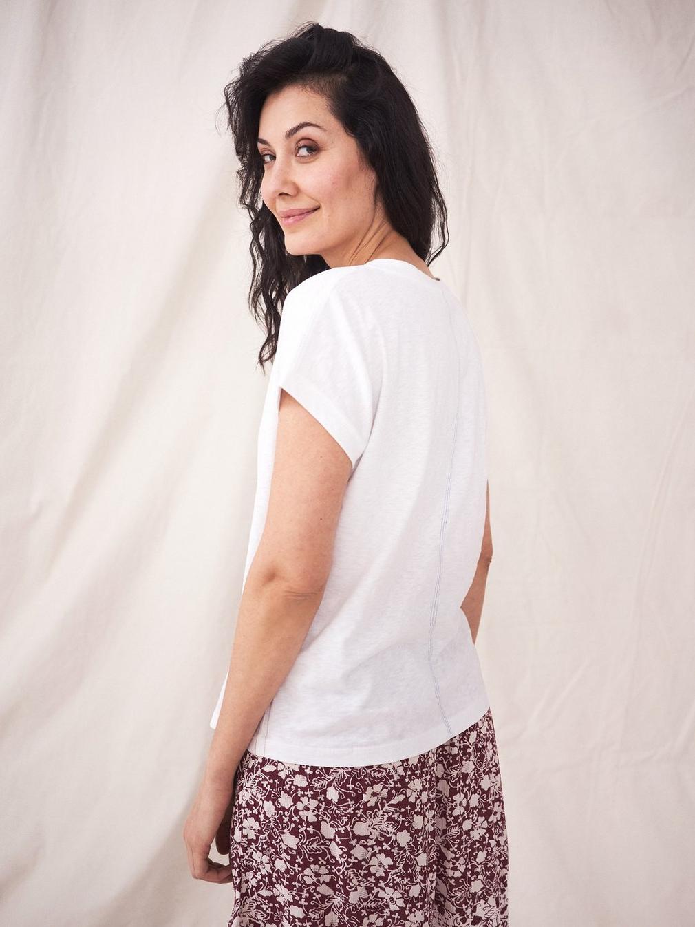 Nelly Notch Tee in BRIL WHITE - MODEL BACK