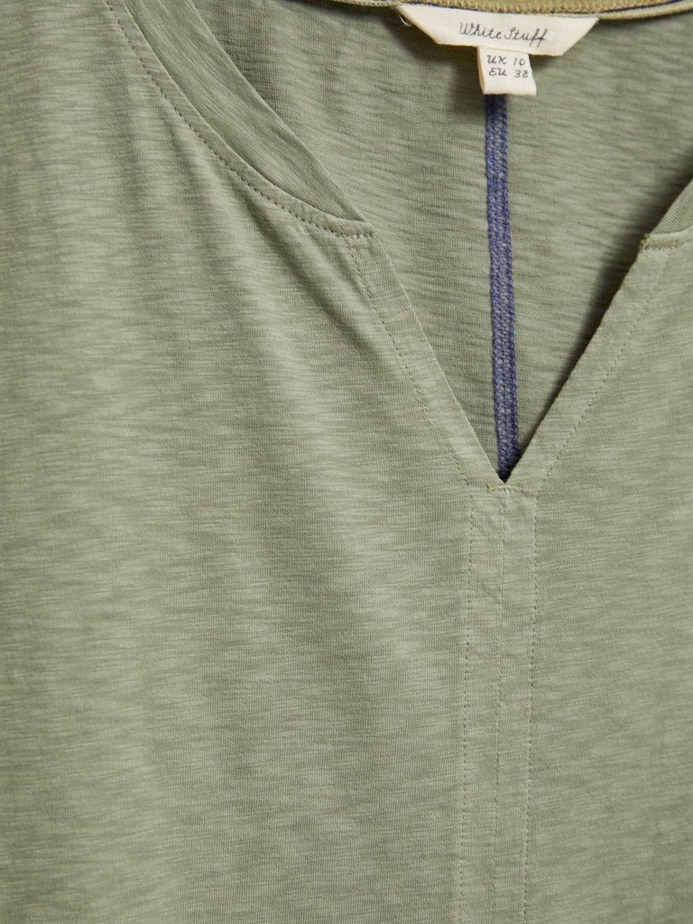 Nelly Notch Tee in MID GREEN - FLAT DETAIL