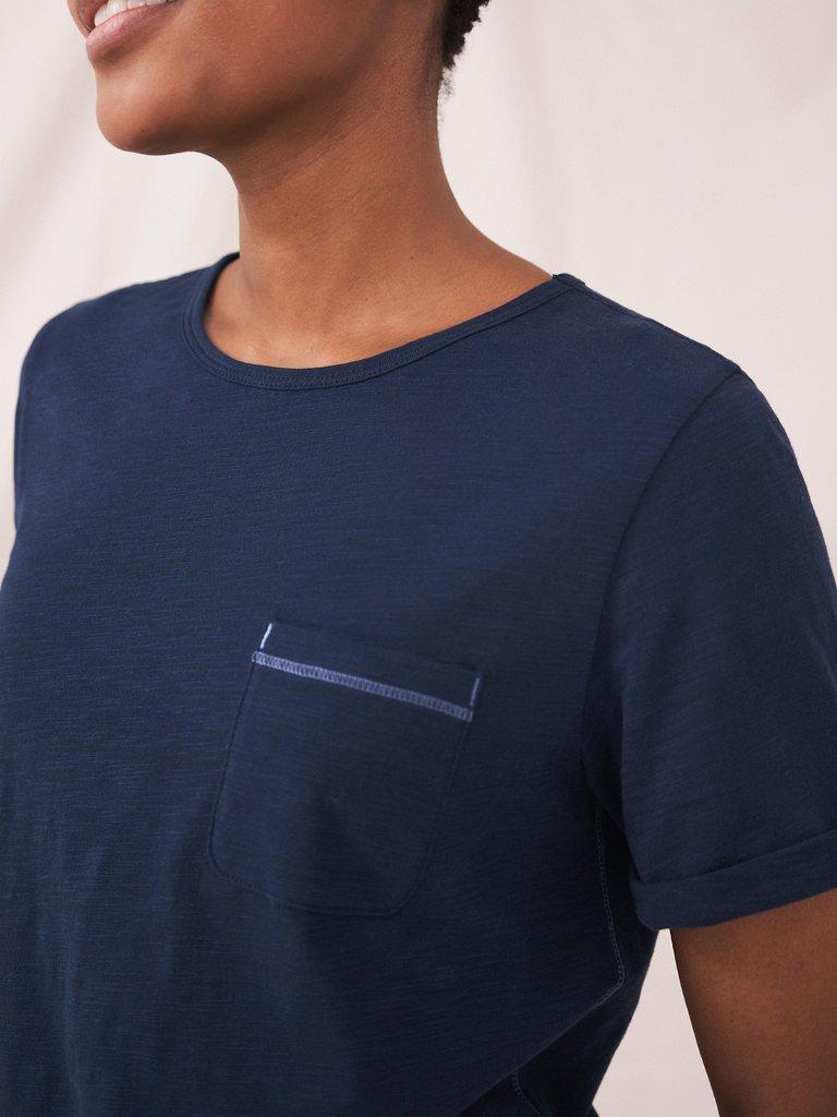 Neo Cotton Tee in FR NAVY - MODEL DETAIL