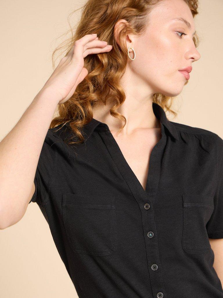 Penny Pocket Jersey Shirt in PURE BLK - MODEL DETAIL