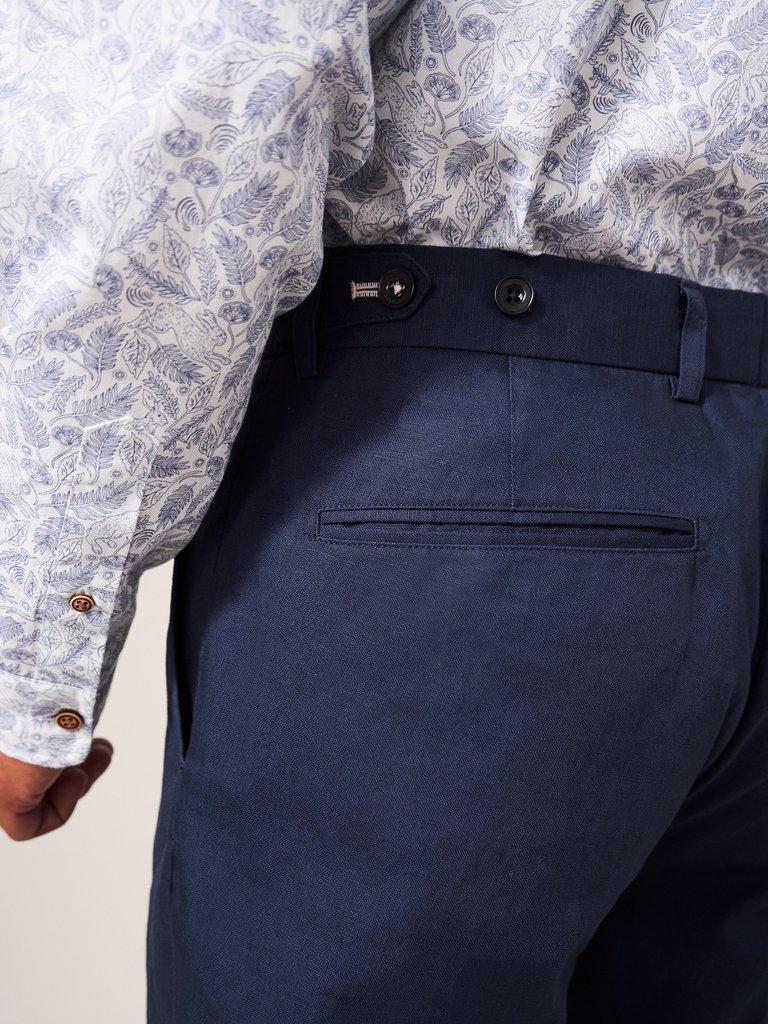 Foss Cotton Linen Trousers in DARK NAVY - MODEL DETAIL
