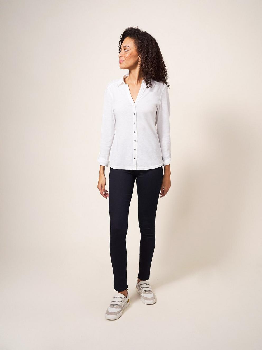 Janey Full Length Jegging in DK DENIM - MODEL FRONT