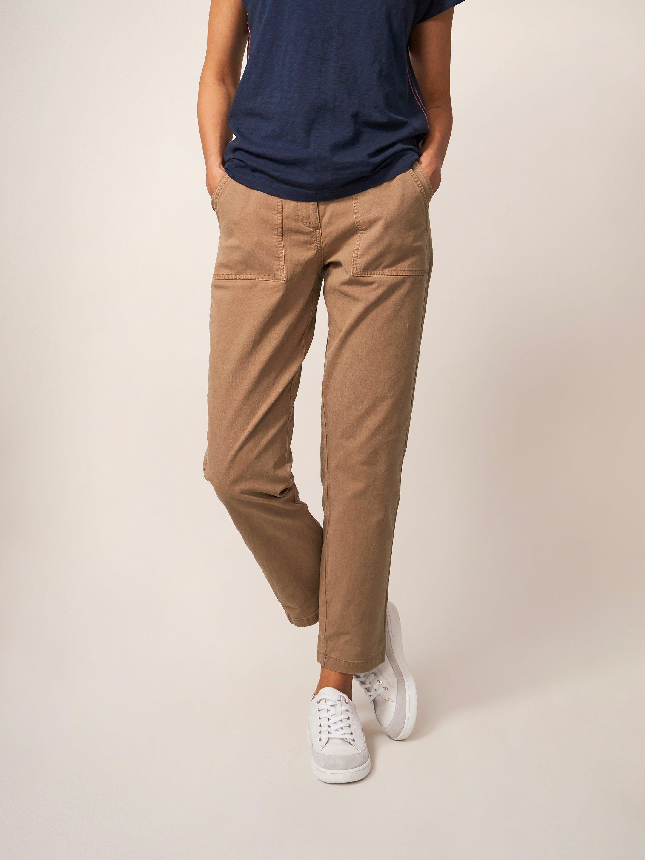 Twister Chino Trousers in LGT NAT - MODEL FRONT