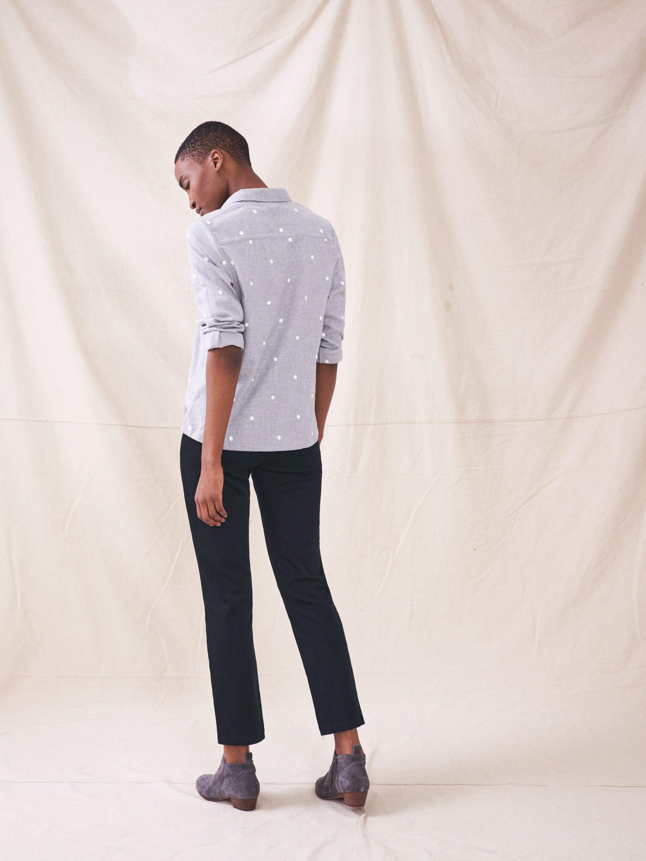 Sienna Stretch Trousers in PURE BLK - MODEL BACK
