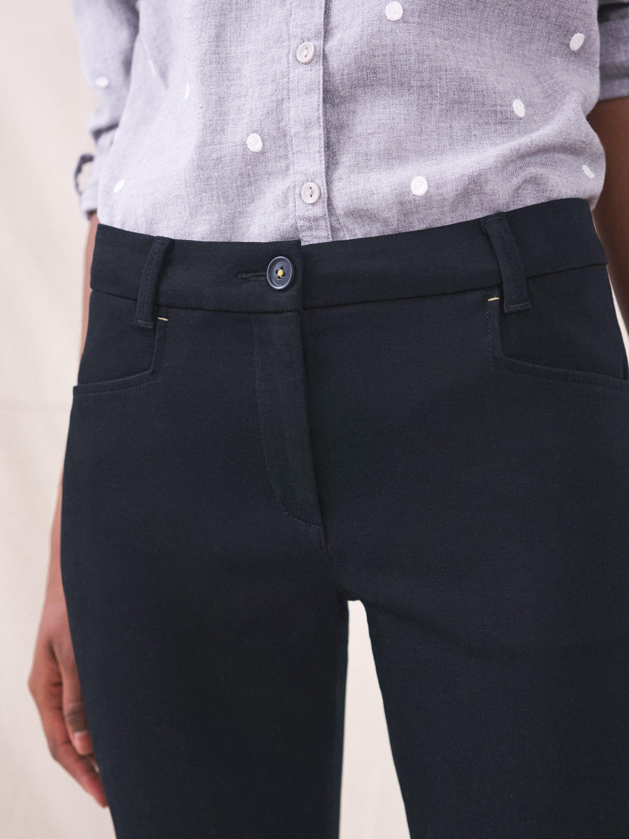 Sienna Stretch Trousers in PURE BLK - MODEL DETAIL