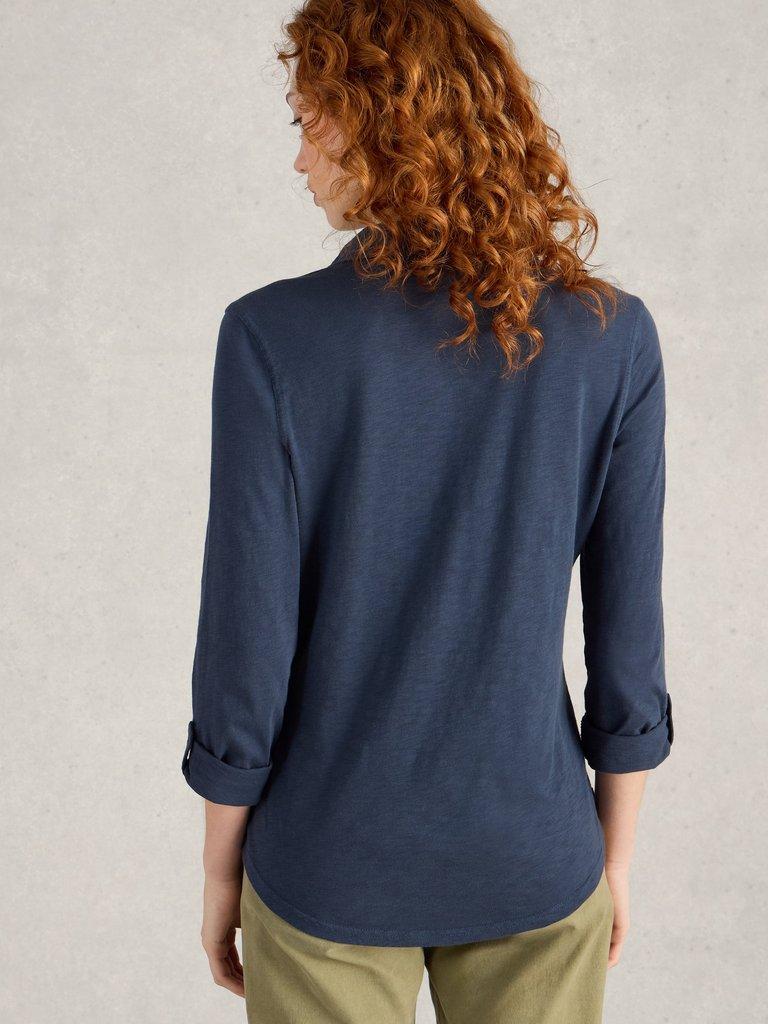 Annie Jersey Shirt in FR NAVY - MODEL BACK