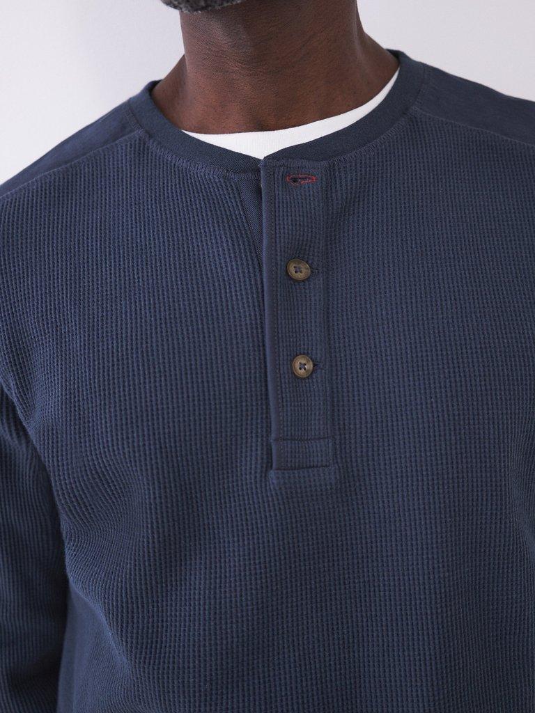 Porter Waffle Henley in DARK NAVY