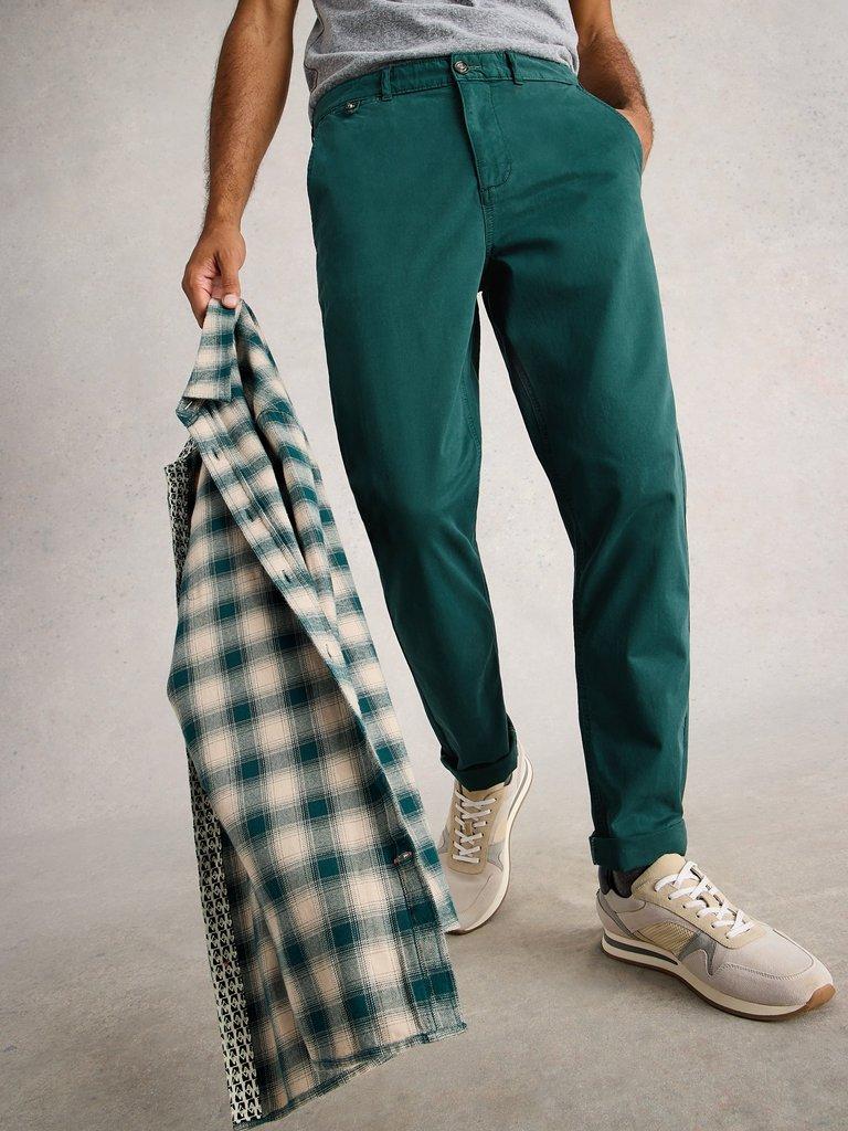 Sutton Organic Chino Trouser in EMERLD GRN - LIFESTYLE