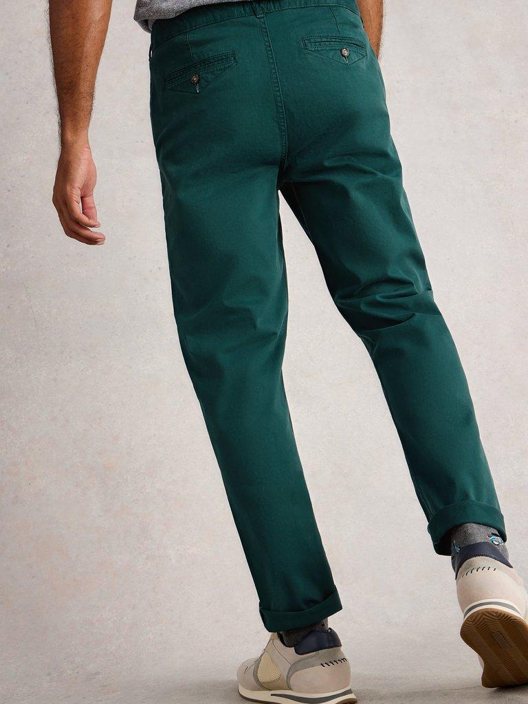 Sutton Organic Chino Trouser in EMERLD GRN - MODEL BACK