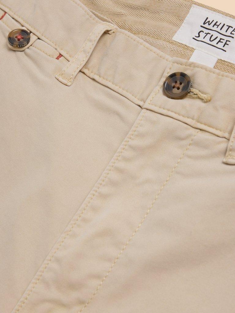 Sutton Organic Chino Trouser in LGT NAT - FLAT DETAIL