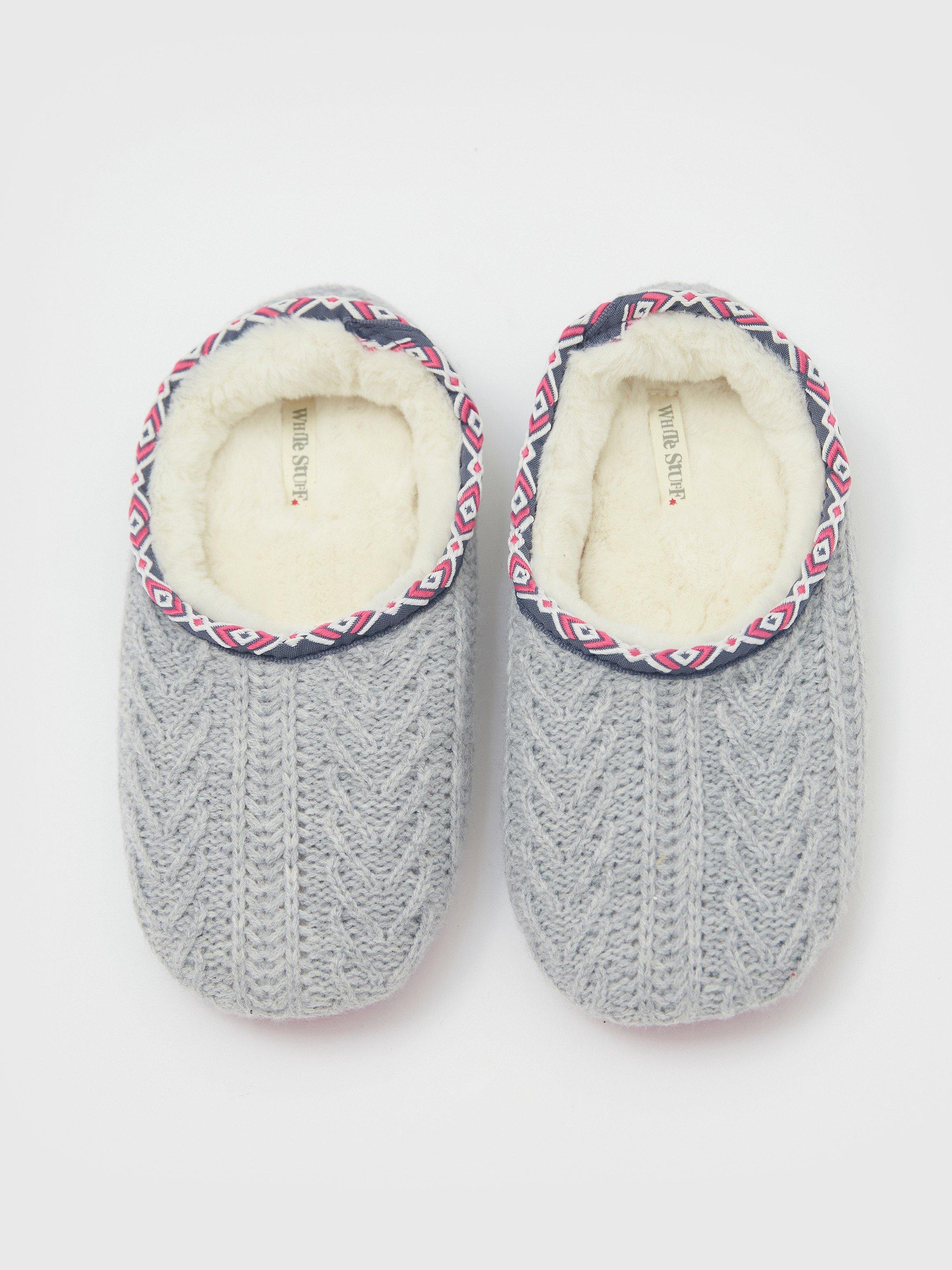 Cable Knit Closed Back Slipper in MID GREY - FLAT DETAIL