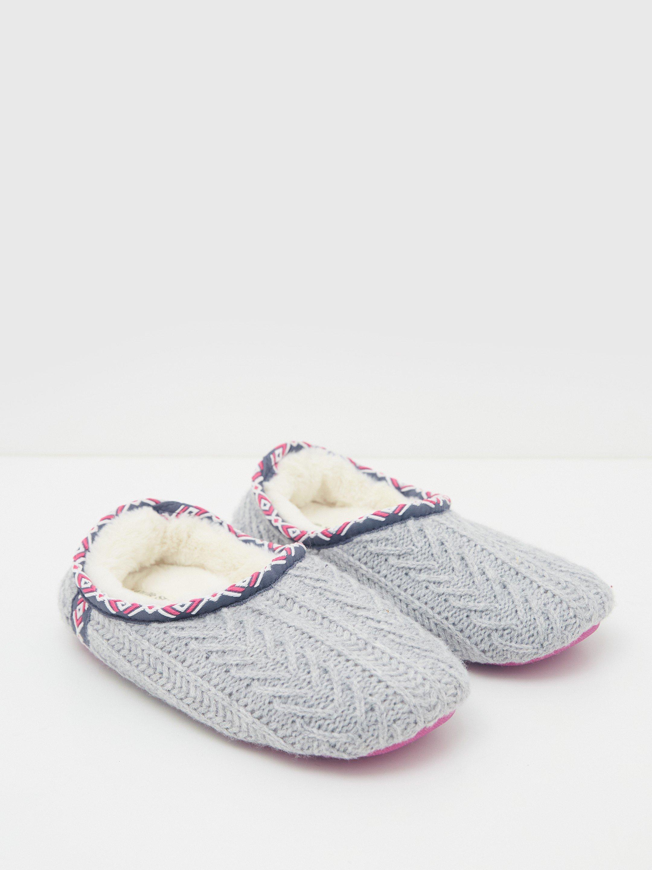 Cable Knit Closed Back Slipper in MID GREY - FLAT FRONT