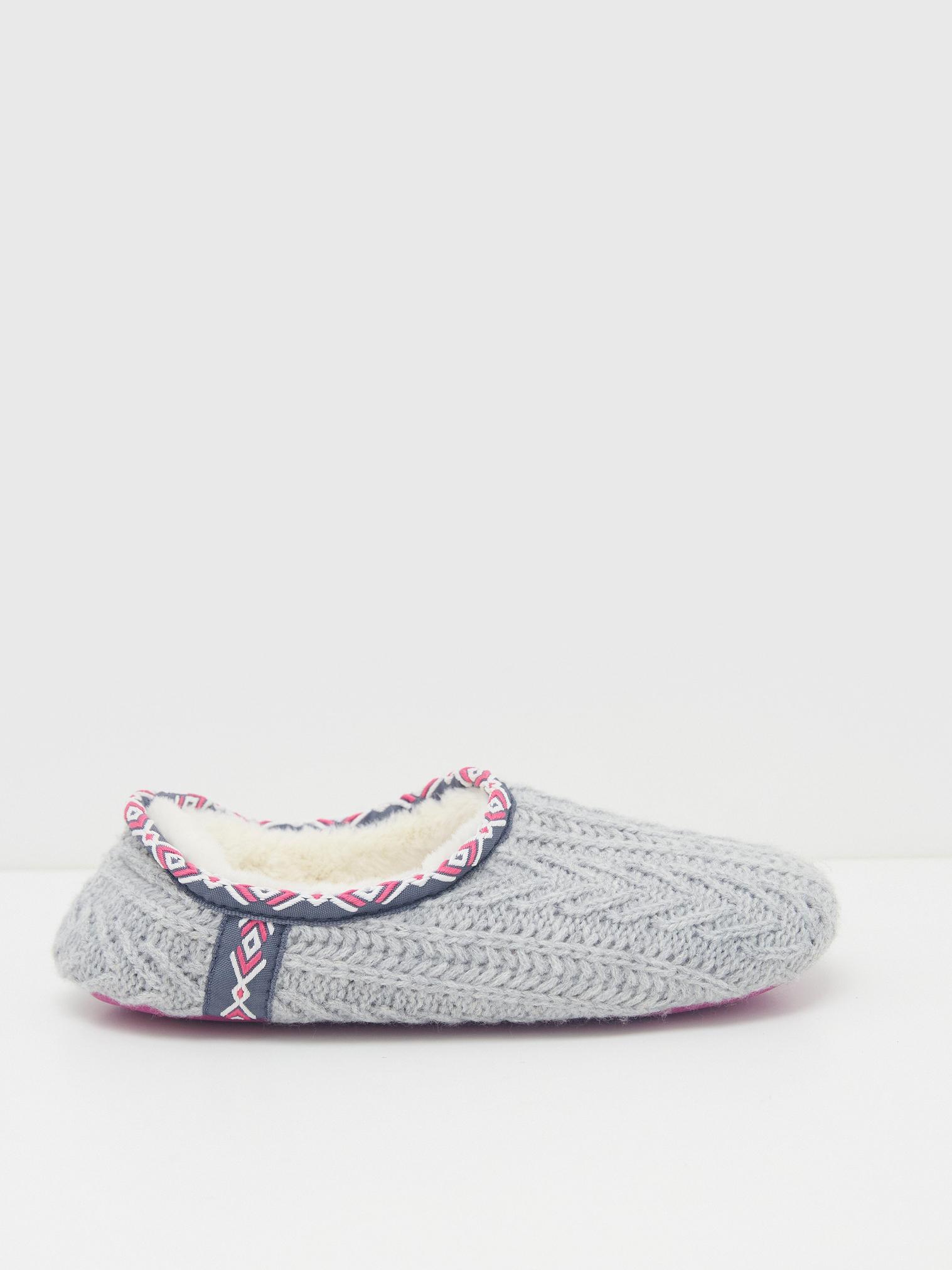 Ladies closed best sale back slippers