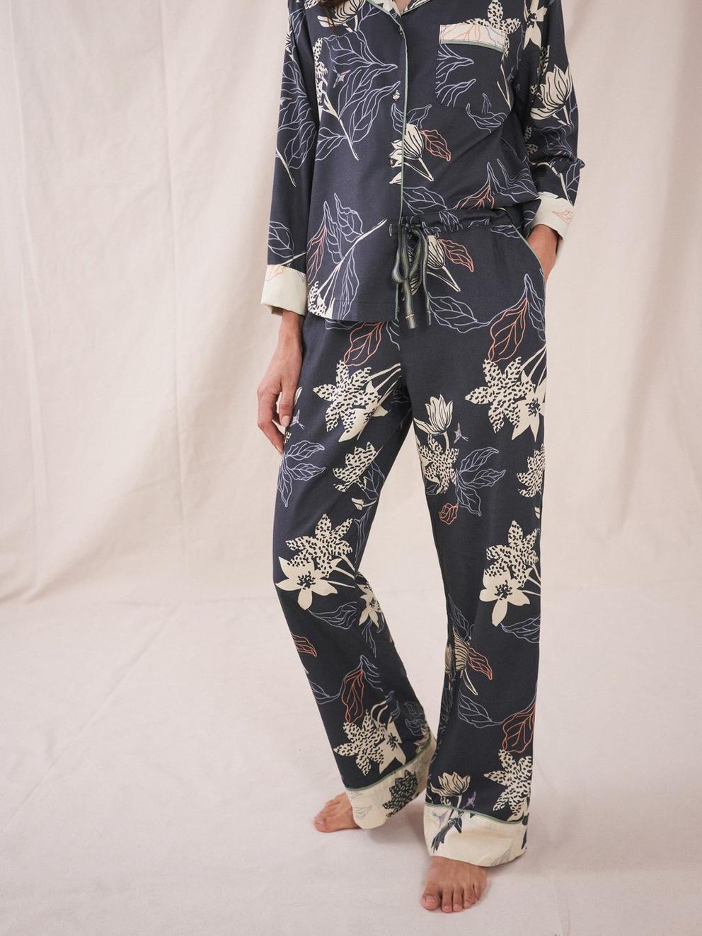 Nina Woven  Bottom in BLK MLT - MODEL DETAIL