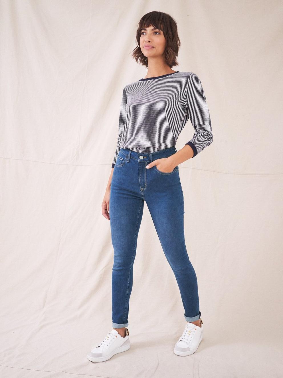 Amelia Casual Skinny Jean in LGT DENIM - MODEL FRONT