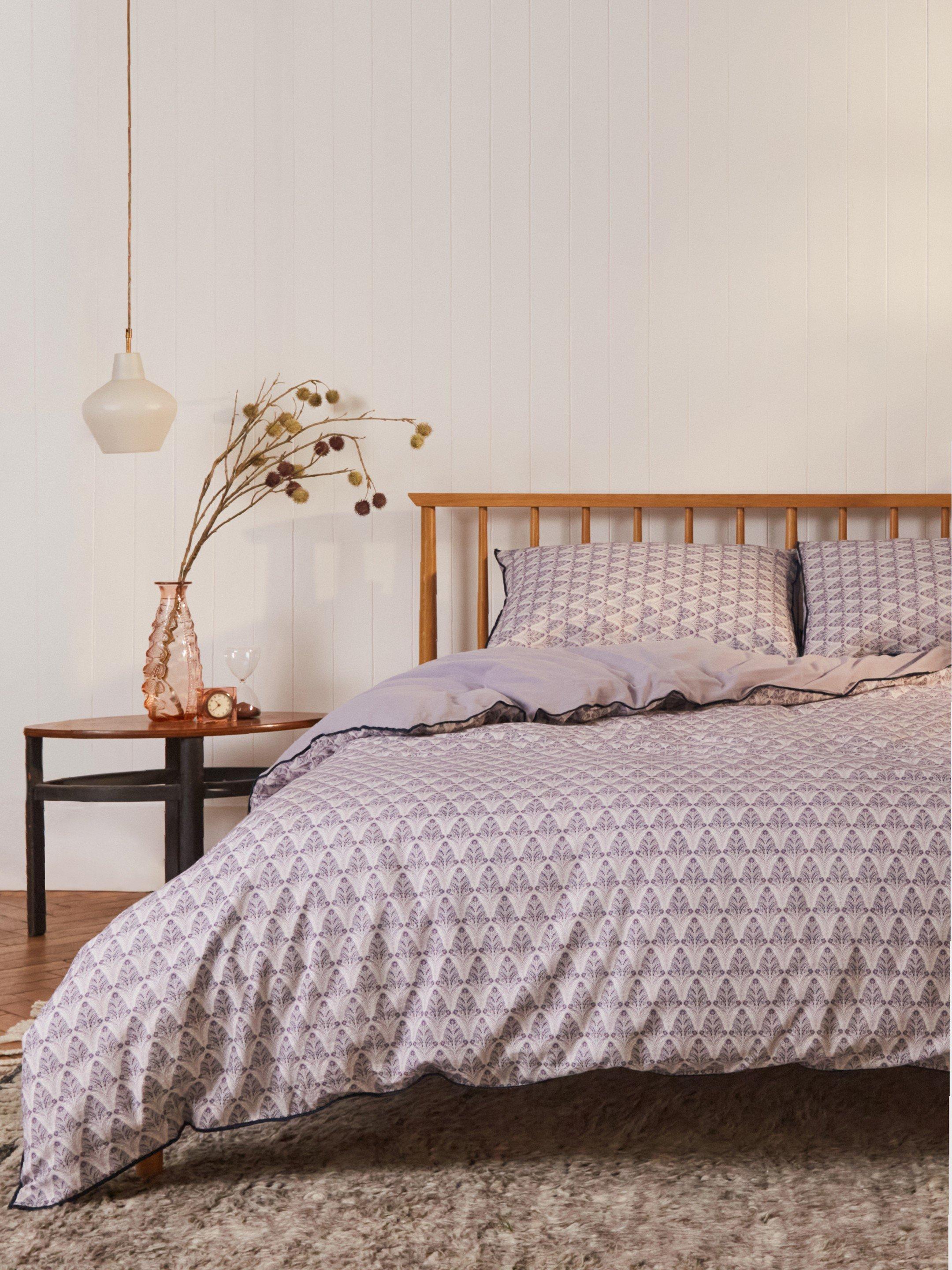 Reversible Bed Linen Double in PURPLE PR - MODEL DETAIL