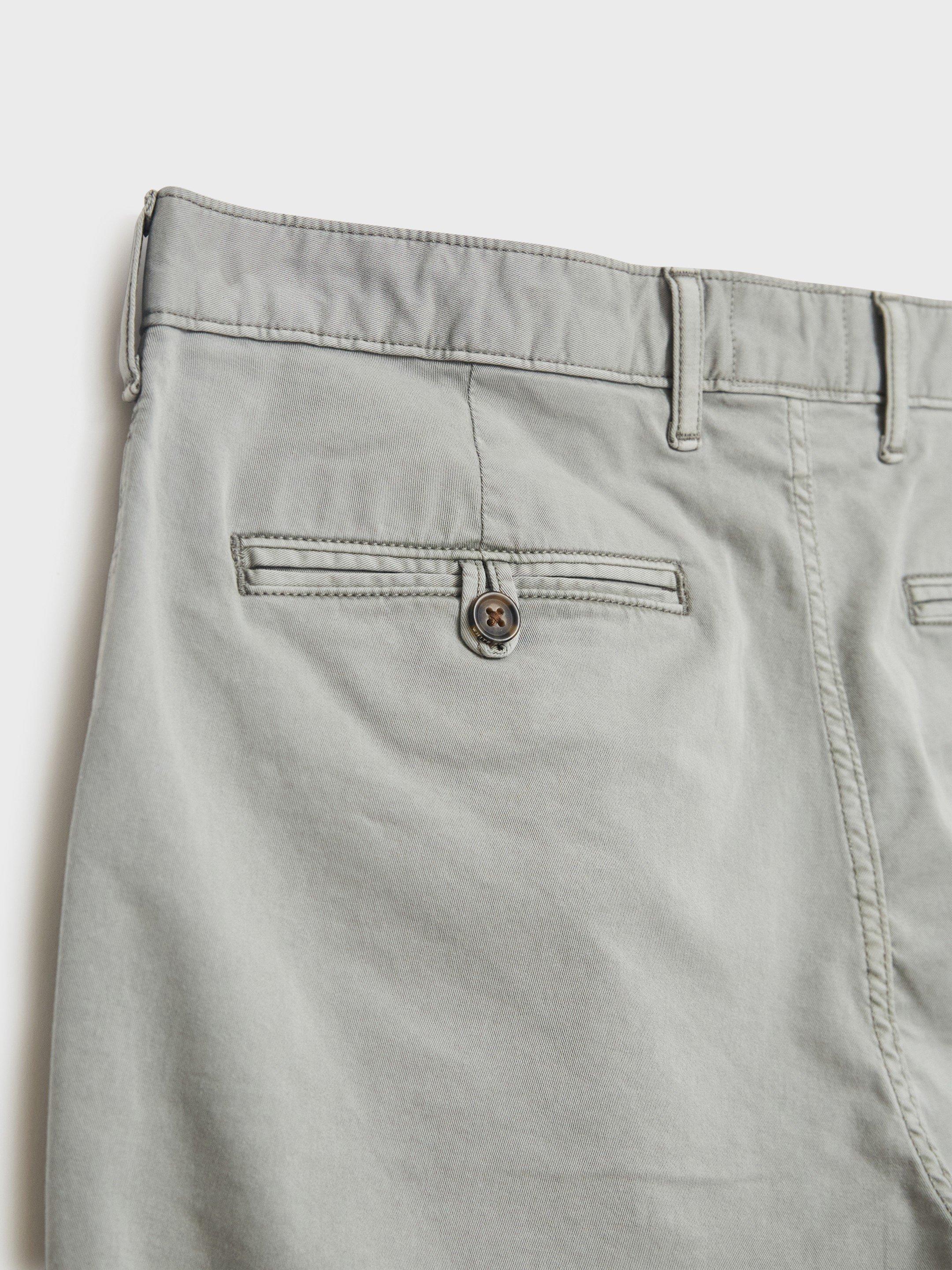 Sutton Organic Chino Shorts in LGT GREY - FLAT DETAIL