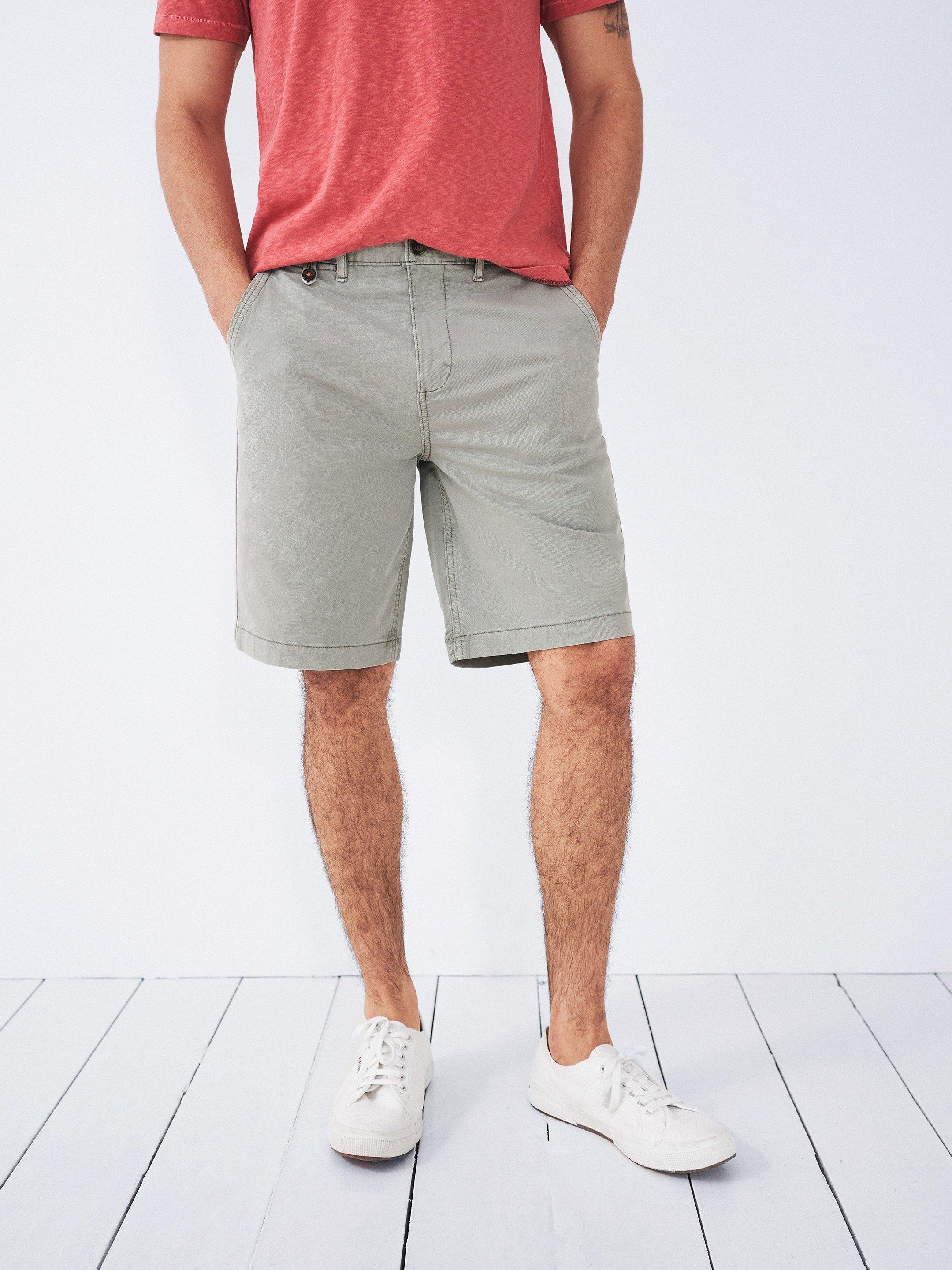 Sutton Organic Chino Shorts in LGT GREY - MODEL DETAIL