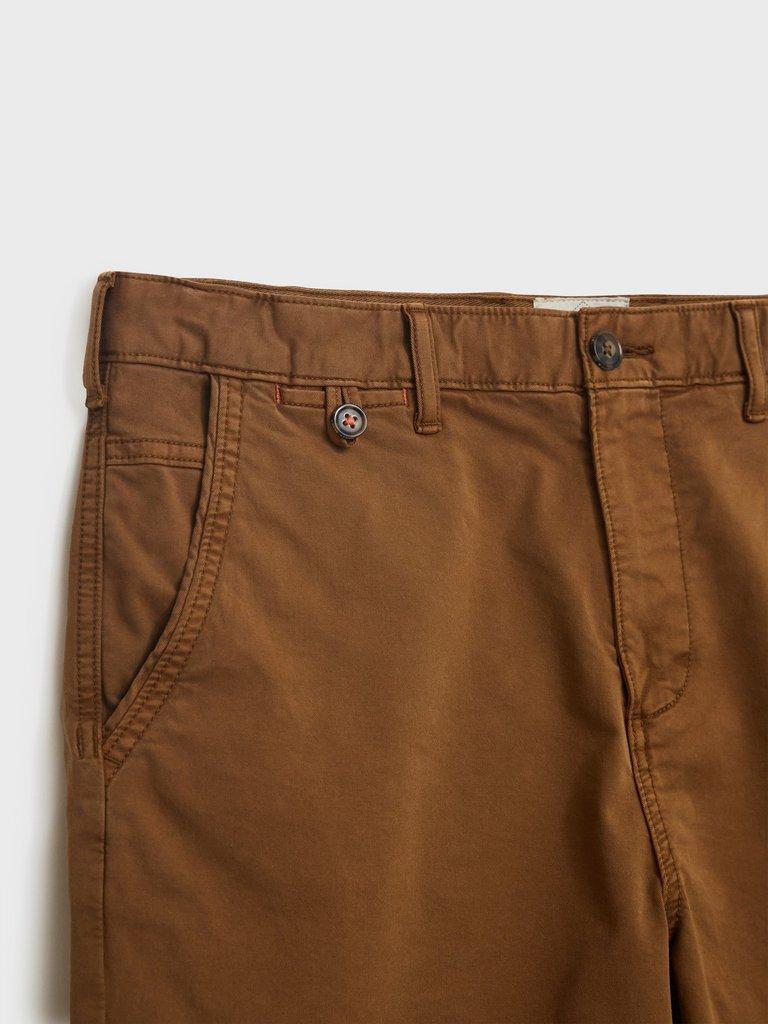 Sutton Organic Chino Shorts in MID BROWN - FLAT DETAIL