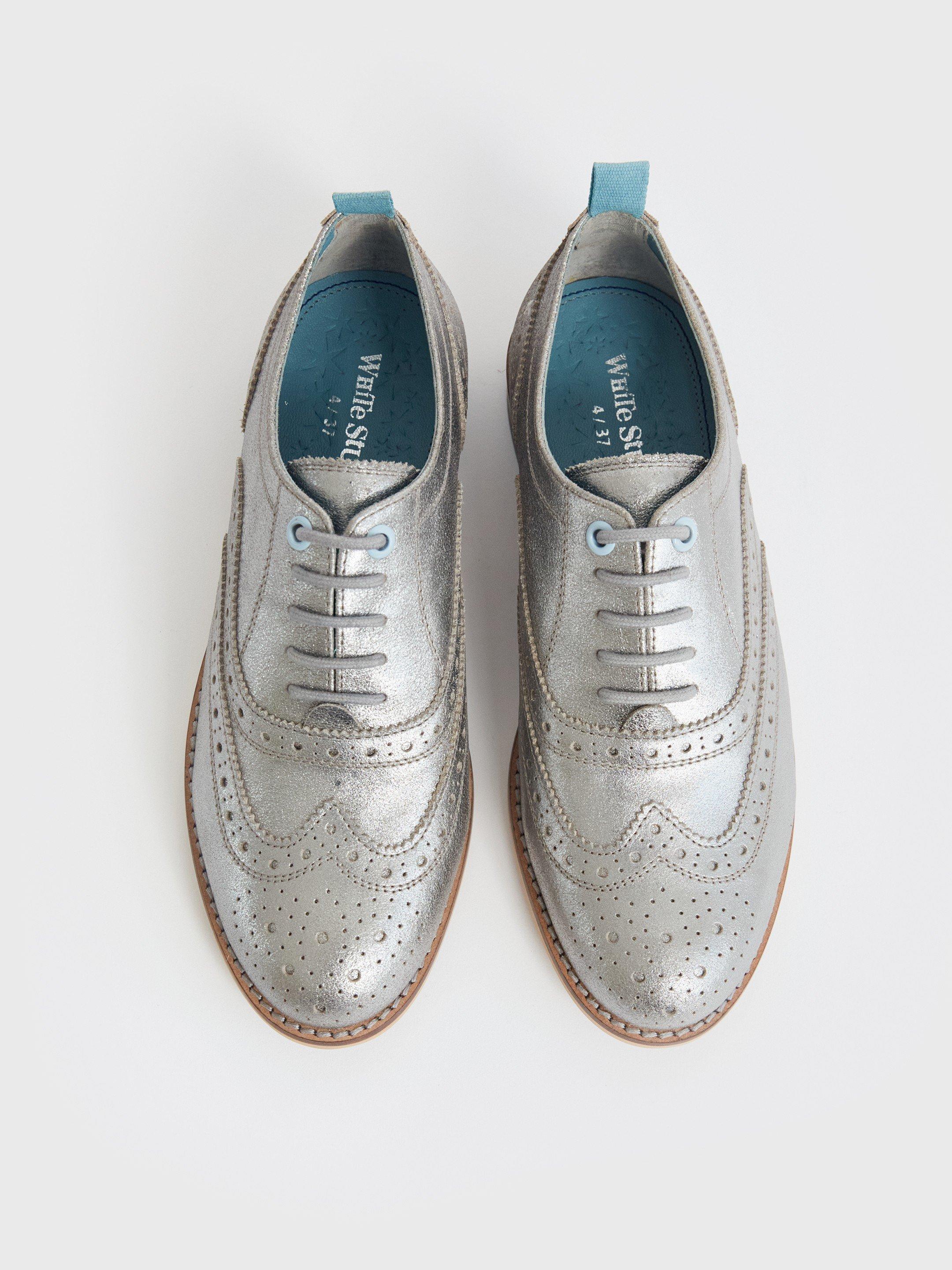 Thistle Lace Up Brogue in SLV TN MET - FLAT DETAIL