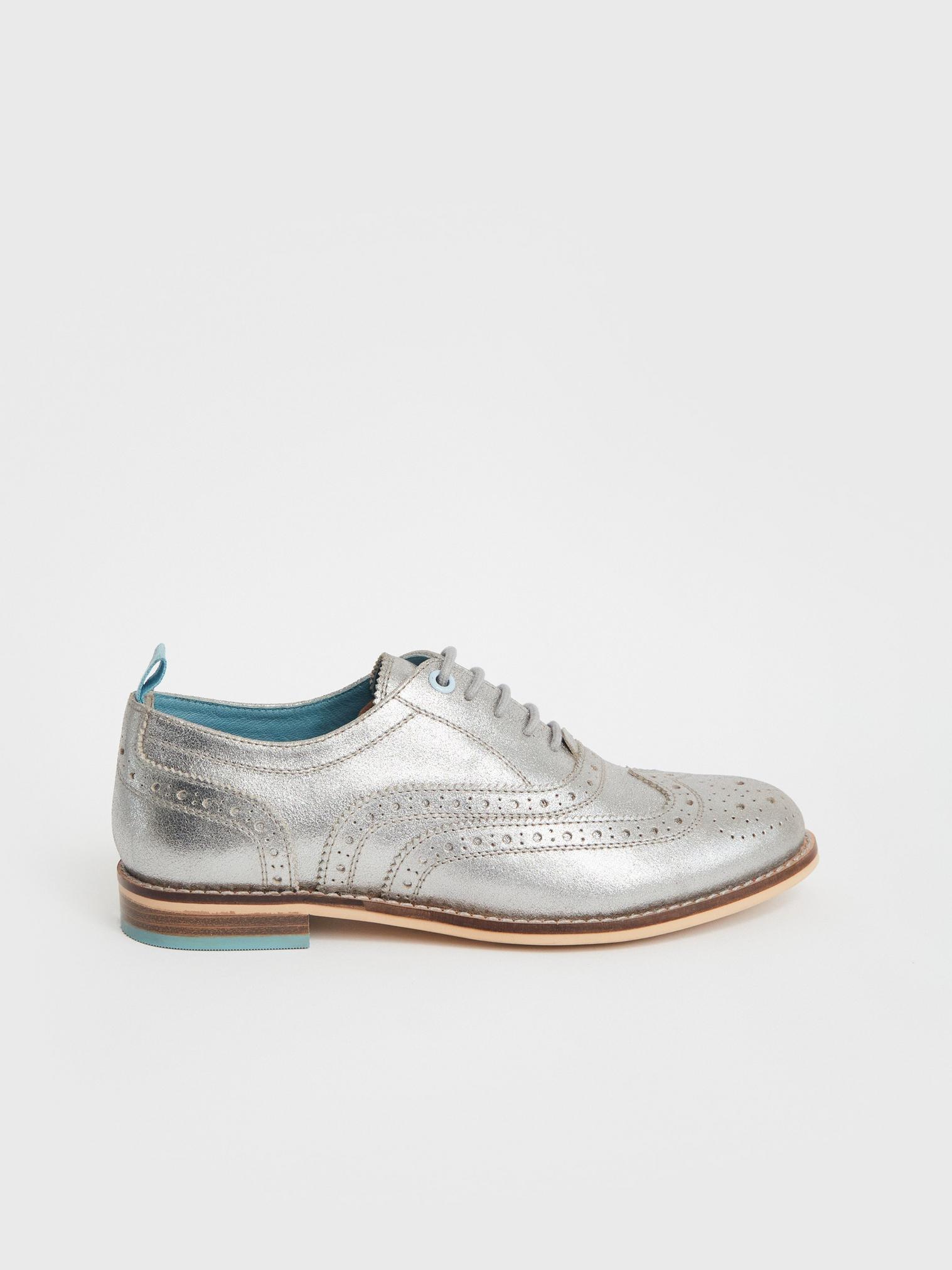 Thistle Lace Up Brogue in SLV TN MET - MODEL FRONT