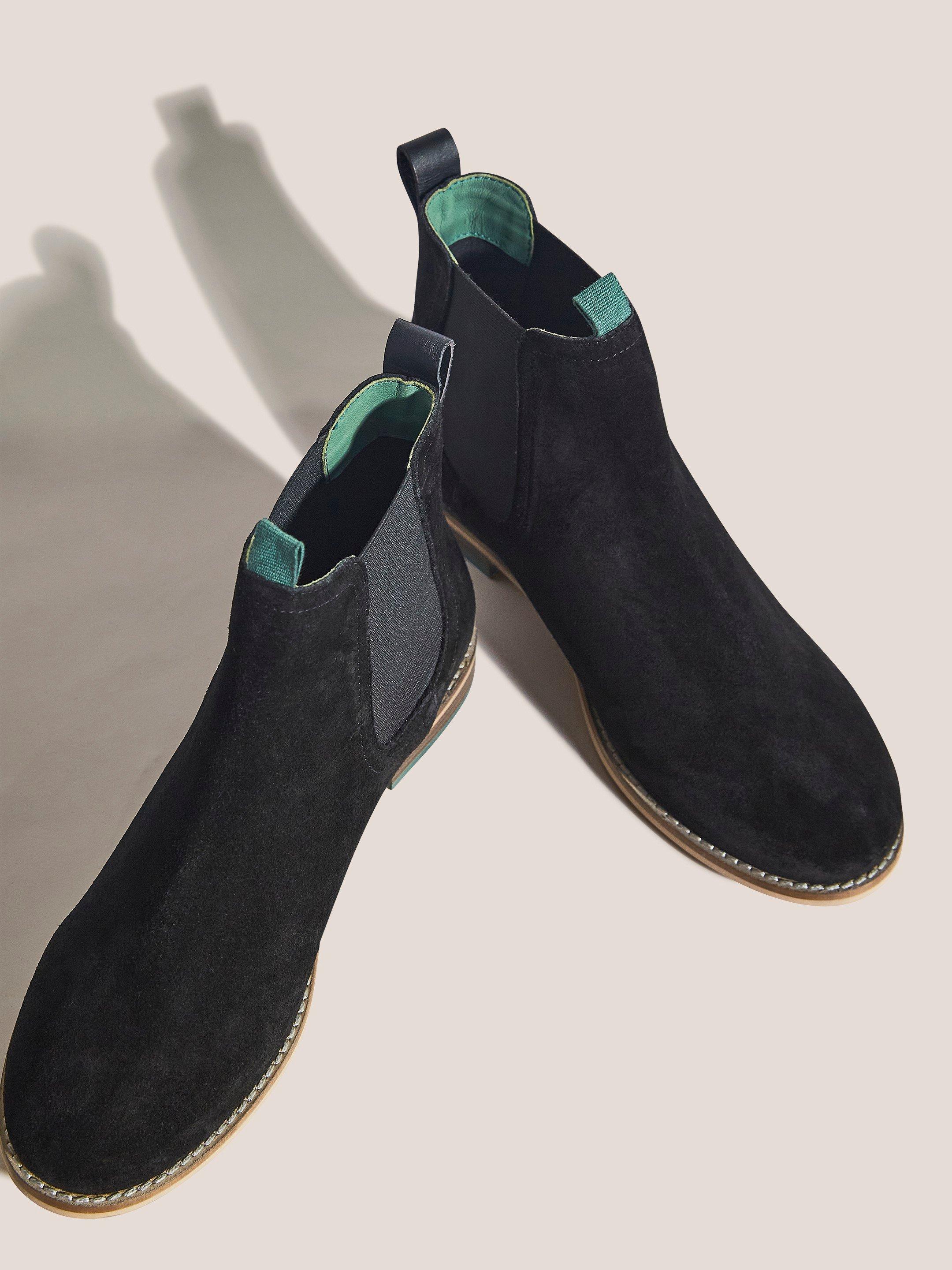 Flora Suede Chelsea Boot in PURE BLK - FLAT DETAIL