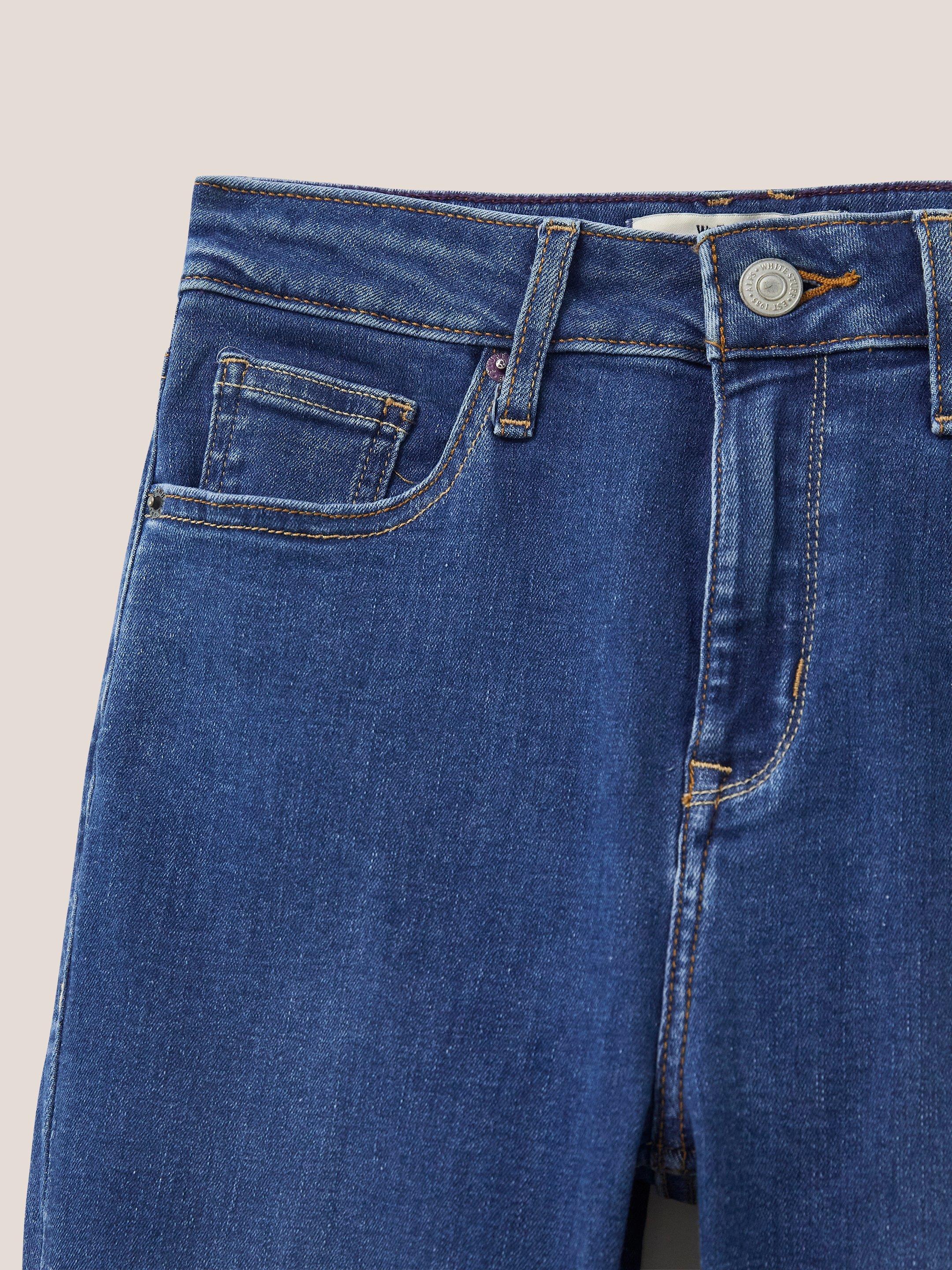 Amelia Skinny Jeans in LGT DENIM - FLAT DETAIL