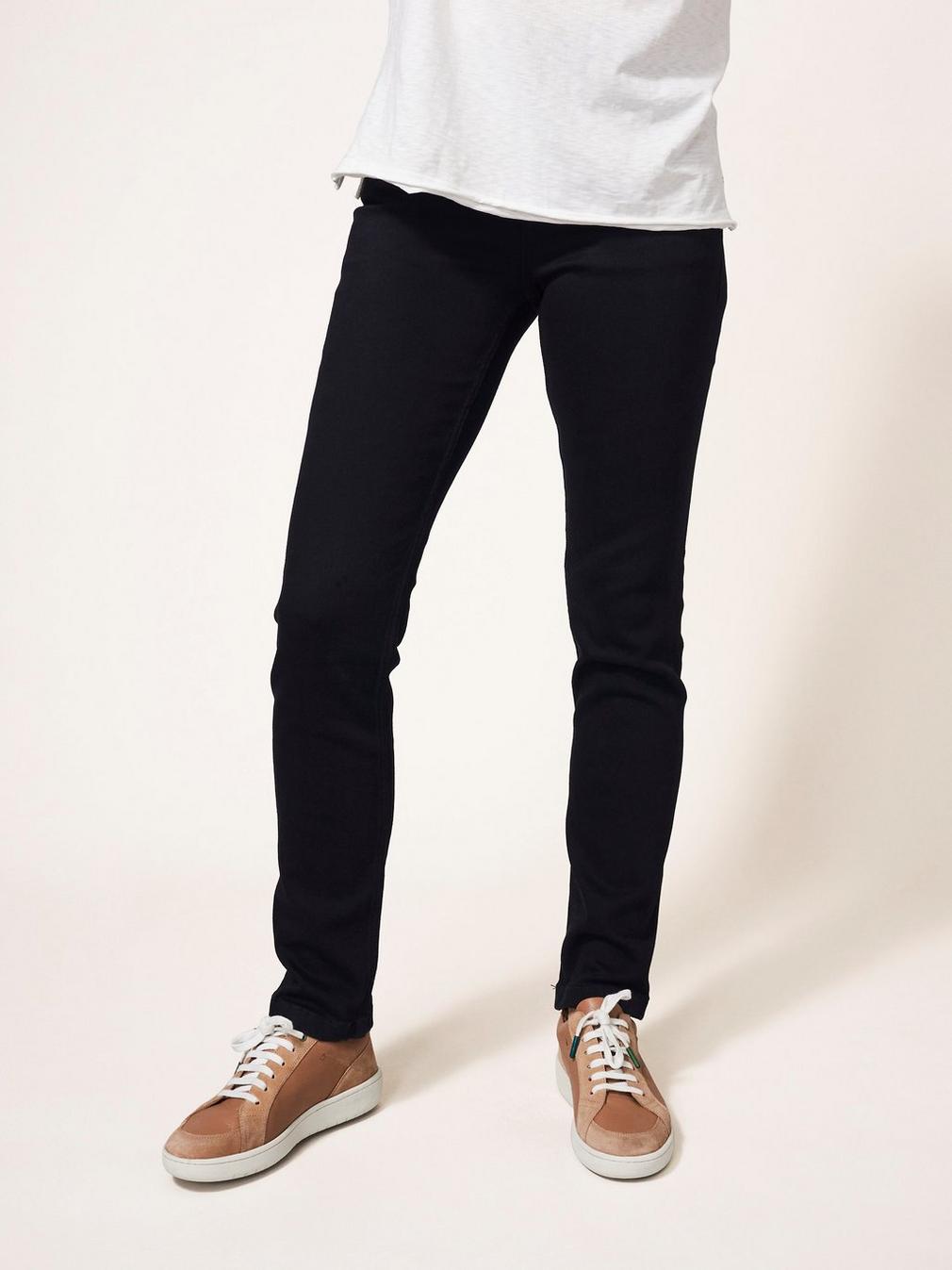 Brooke Straight Jean in BLK DENIM - MODEL FRONT