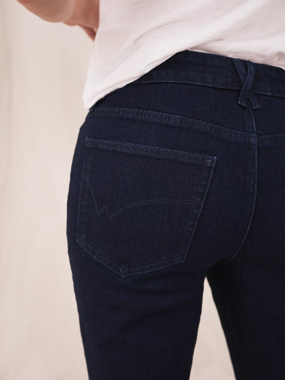 Brooke Straight Crop Jean in DK DENIM - MODEL DETAIL