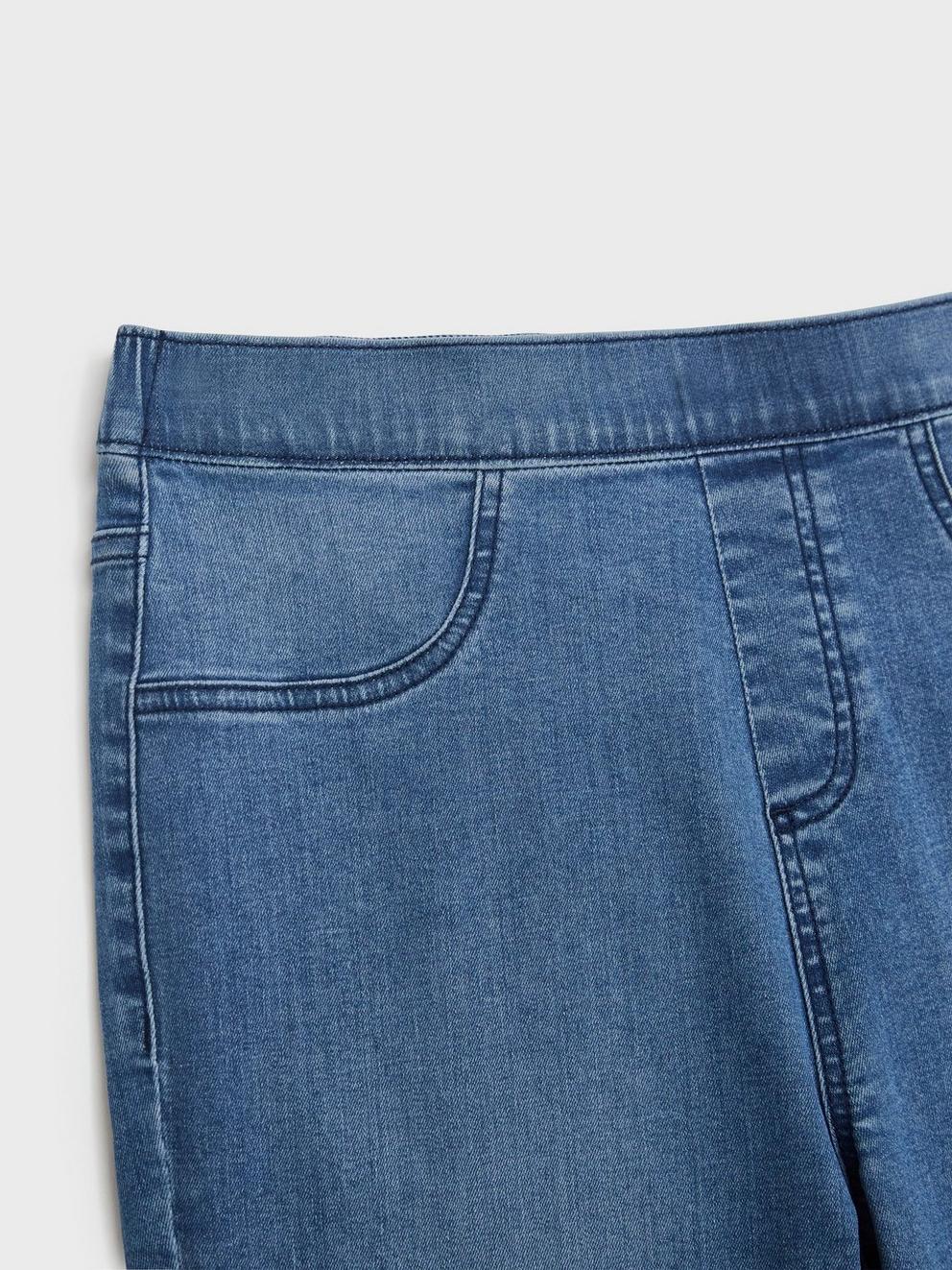 Janey Crop Jegging in LGT DENIM - FLAT DETAIL