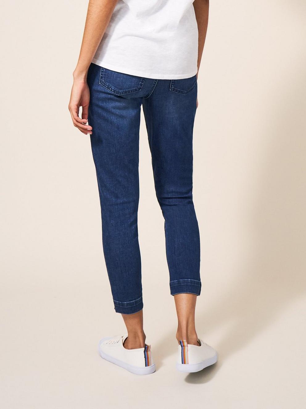 Janey Crop Jegging in MID DENIM - MODEL BACK