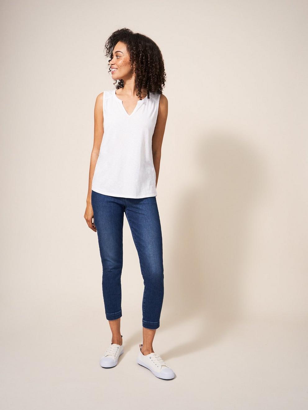 Janey Crop Jegging in MID DENIM - MODEL FRONT