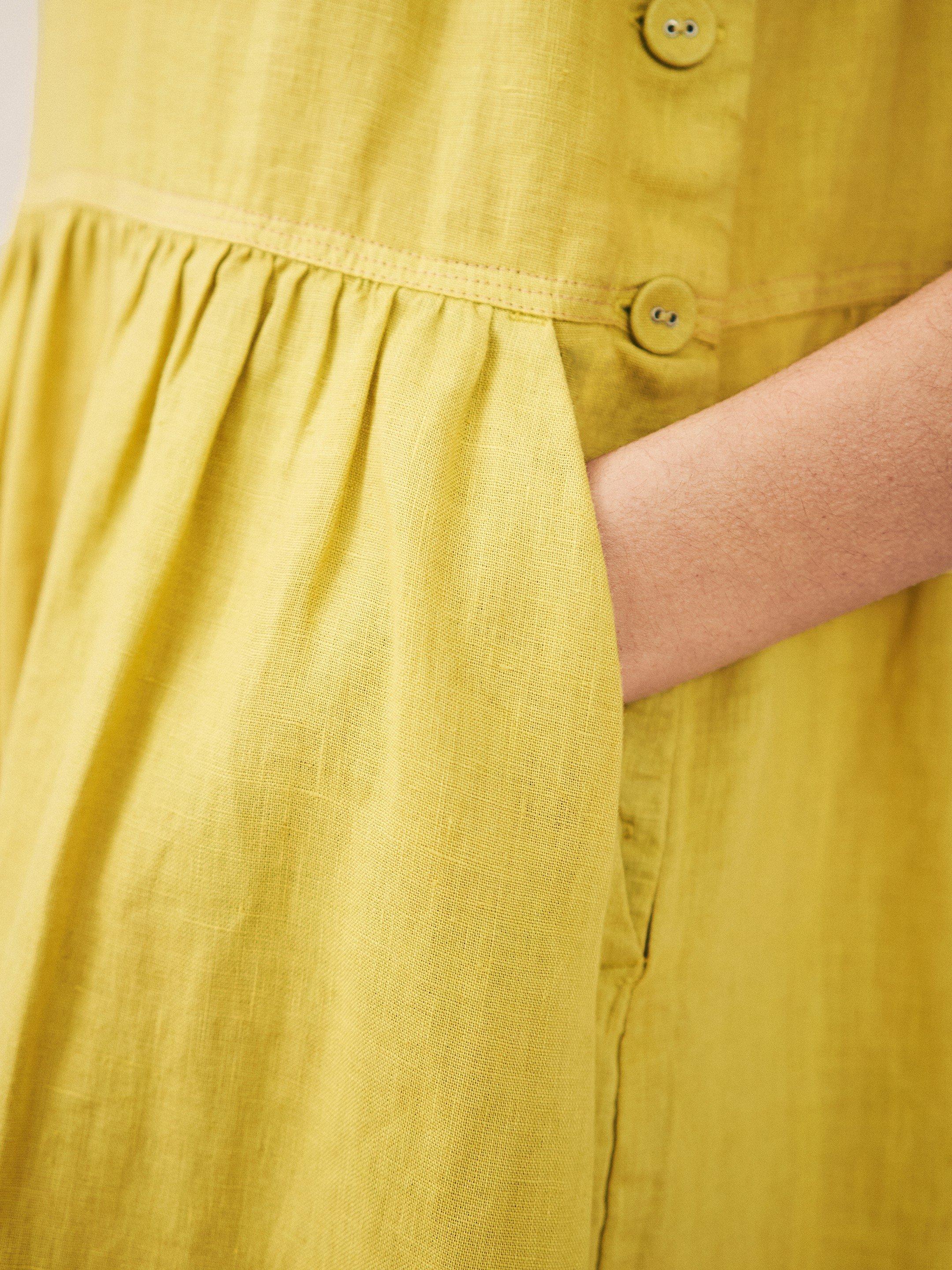 Sophia Linen Maxi Dress in MID CHART - MODEL DETAIL