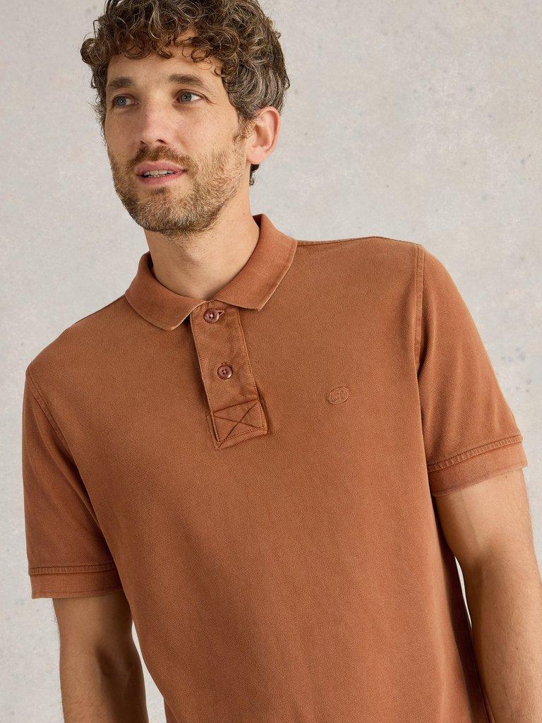 Utility Polo in MID TAN - MODEL DETAIL