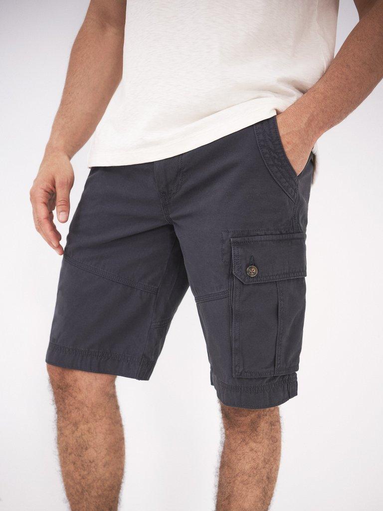 Kegworth Cargo Short in DARK NAVY - MODEL DETAIL