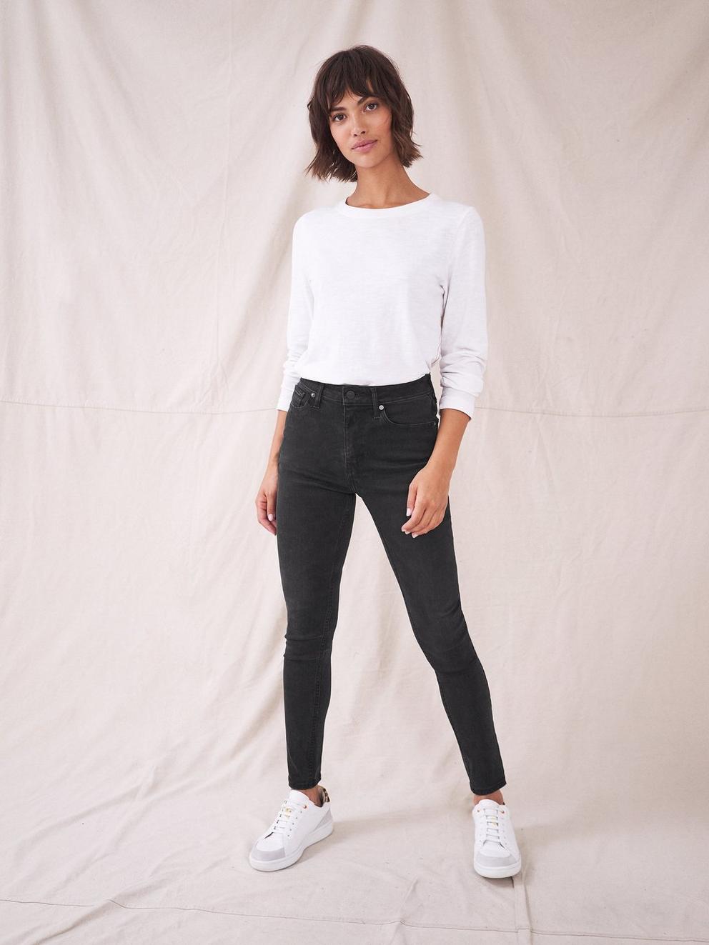 Amelia Skinny Leg Jeans in WASHED BLK - MODEL FRONT