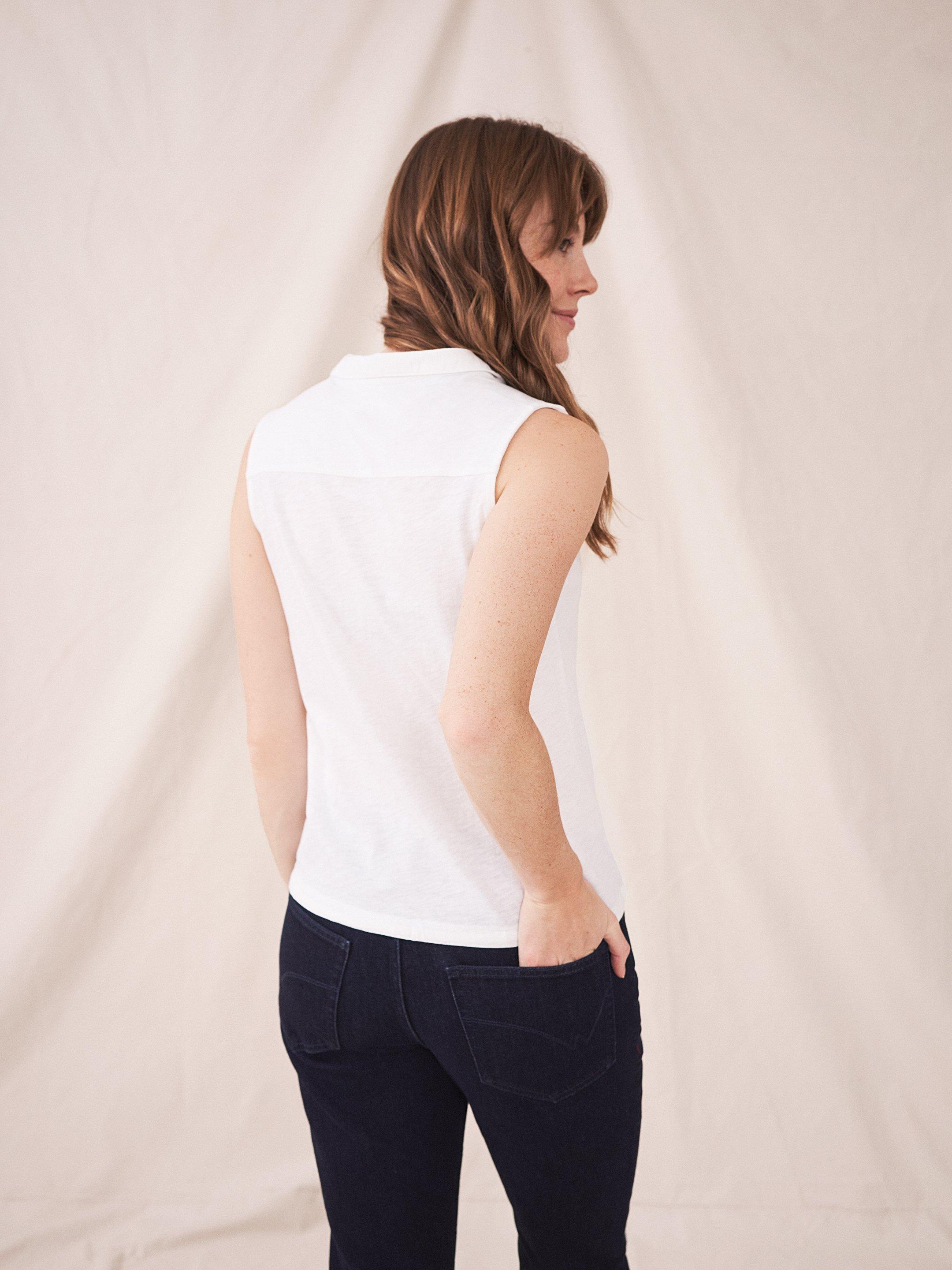 Flowing Grasses Shirt in BRIL WHITE - MODEL BACK