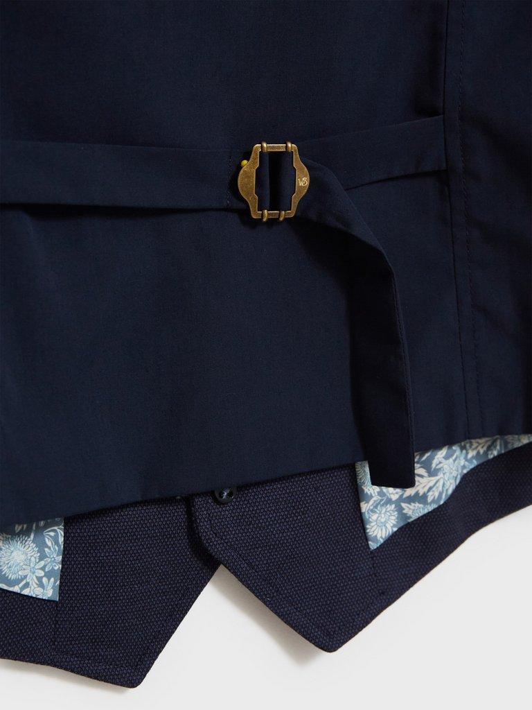 Abbott Linen Waistcoat in FR NAVY - FLAT DETAIL